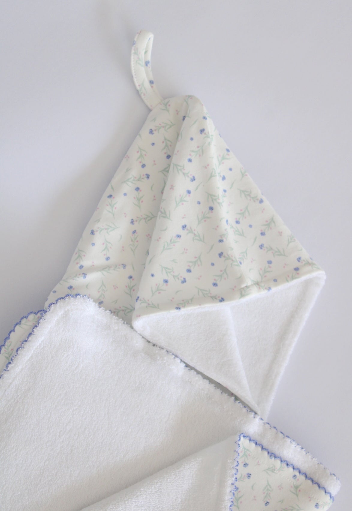 Toalla Capucha Flor Violeta