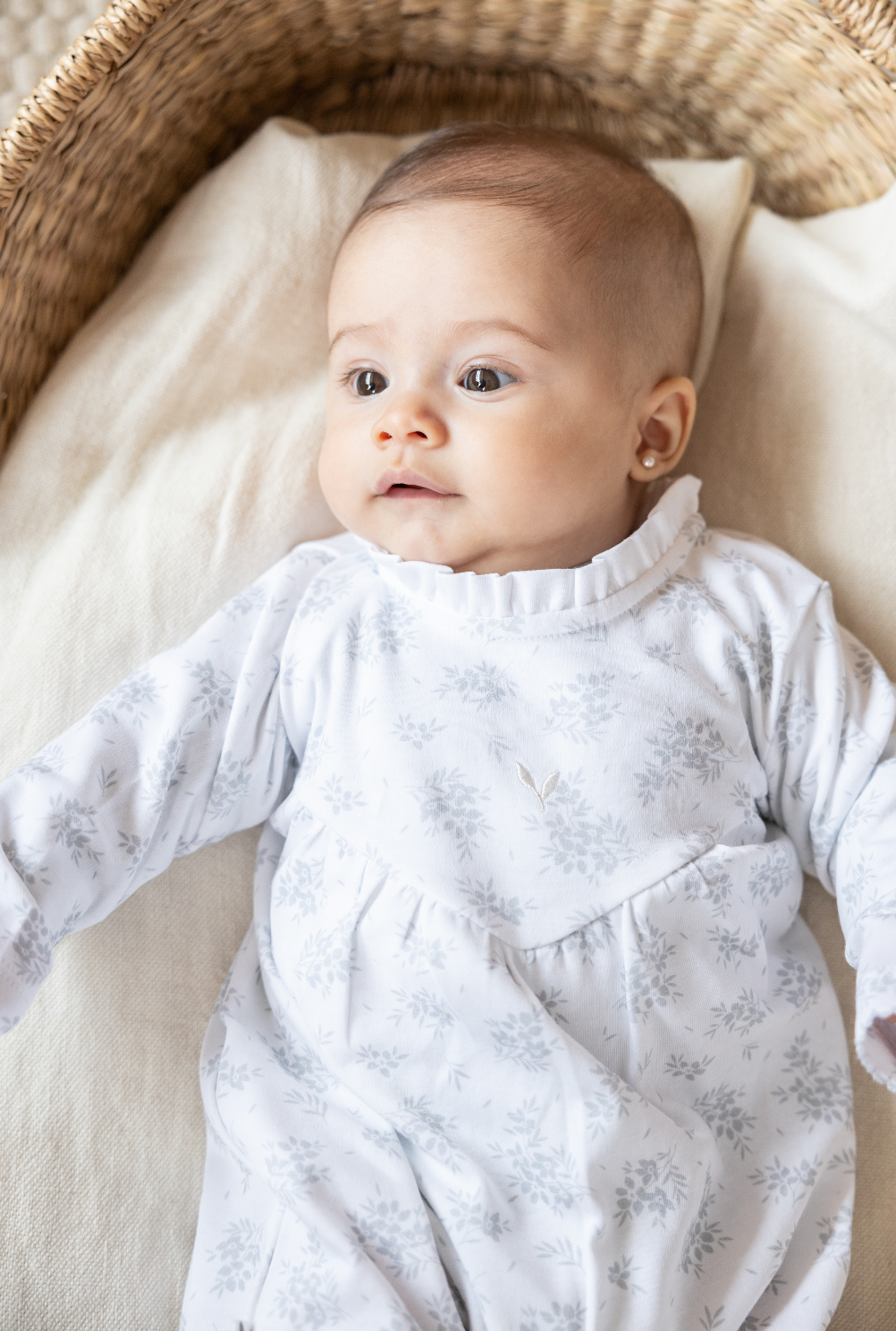 Enterito bebe niña